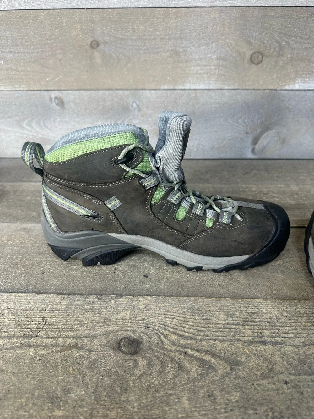 Keen Women's 9.5 Boots Detroit XT Mid Steel Toe Waterproof Hike Work Shoes Brown